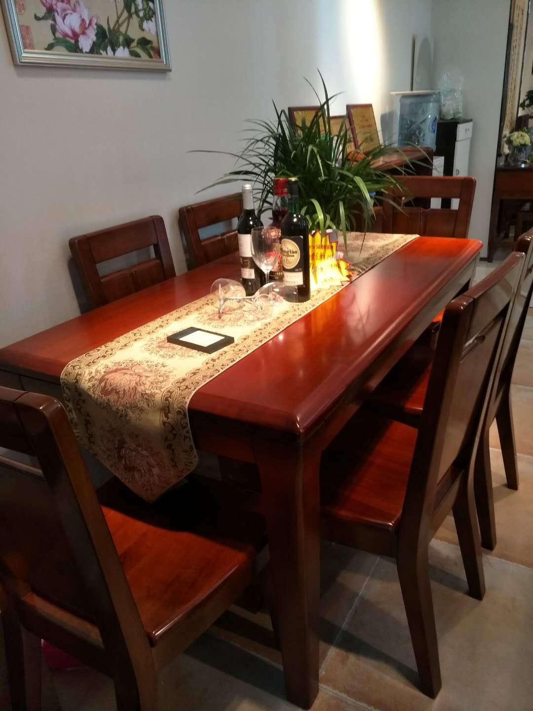 长方形餐桌